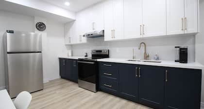 Beautiful Separate Unit near GrandRiver & Kiwanis Park