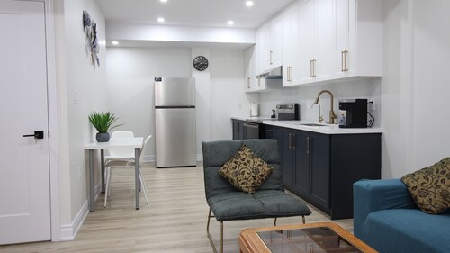 Beautiful Separate Unit near GrandRiver & Kiwanis Park