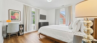 Villa Blanca - Your In-Town Stay in Erie - Fully Equipped 4 Bedroom/2 Bath Home.