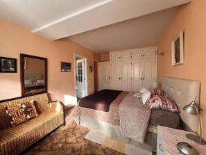 4 Schlafzimmer, Bügeleisen/Bügelbrett, kostenloses WLAN, Bettwäsche