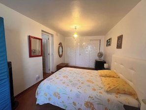 4 chambres, fer et planche à repasser, Wi-Fi gratuit, draps fournis