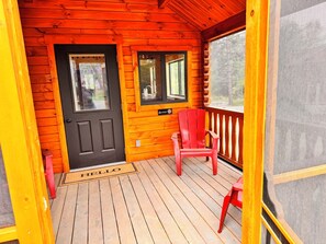 Exterior detail - Charming 3-bedroom cabin with WiFi and AC in soothing Ely (Ely)