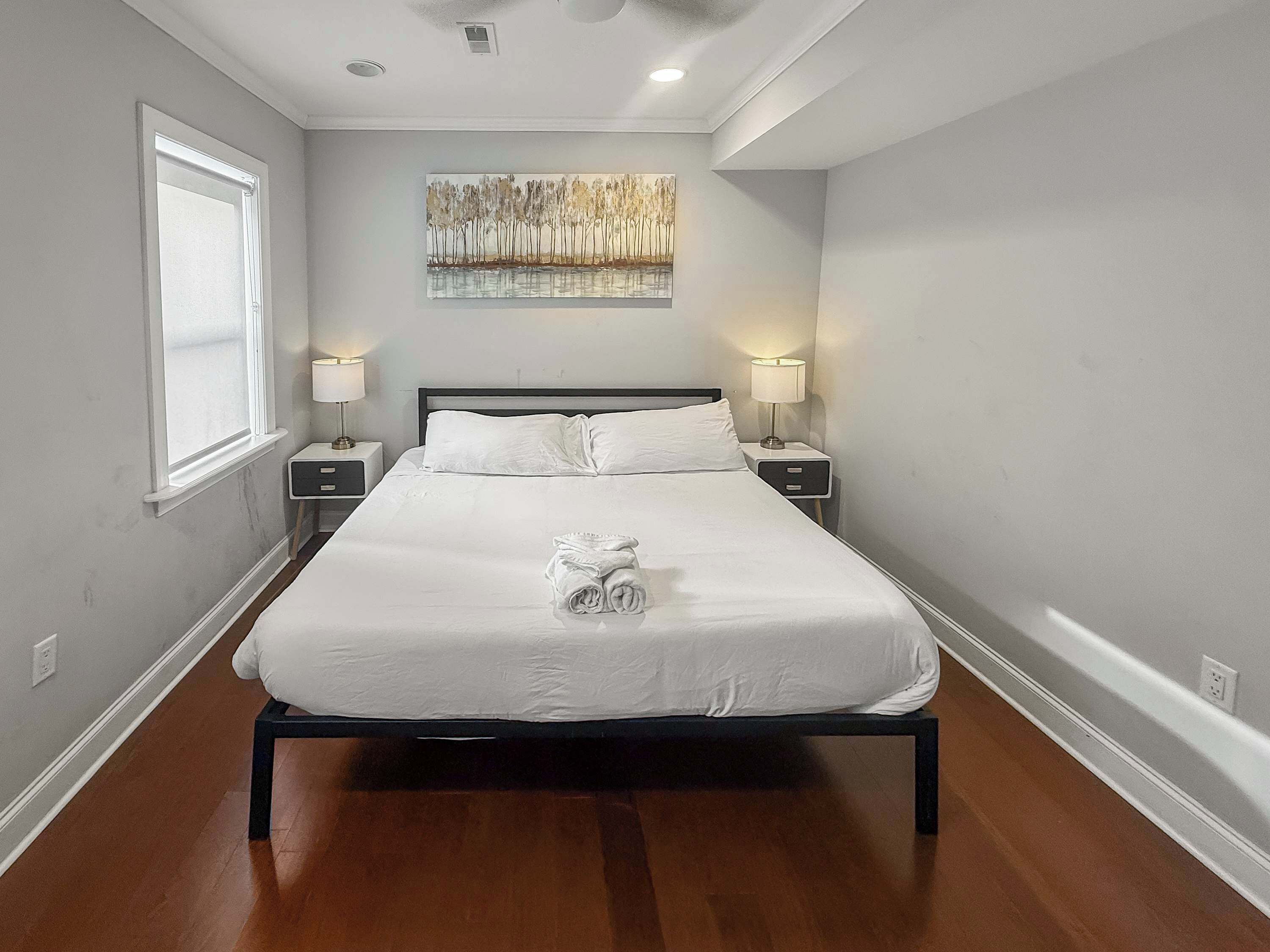 2 dormitorios, escritorio, Internet y ropa de cama