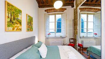 1 slaapkamer, een strijkplank/strijkijzer, wifi, beddengoed