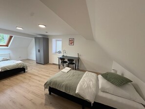 4 bedrooms, iron/ironing board, WiFi, bed sheets - Super nice and extremely large apartment approx. 145 m² in a country house in Priorei (Hagen)