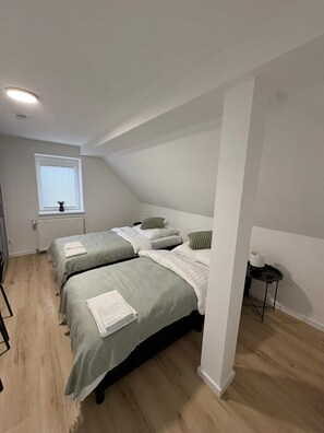 4 chambres, fer et planche à repasser, Wi-Fi, literie fournie