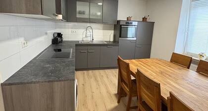 Super schönes und extrem großes Apartment ca 145 m² in einer Landhaus in Priorei