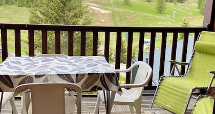 Apartment 2 p 6 sleeps comfort in chalet in Valberg. private parking