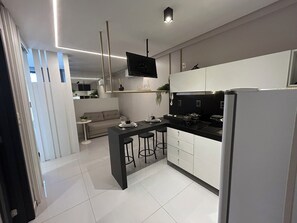 Leilighet – design | Eget tekjøkken | Vannkoker og kjøkkenutstyr