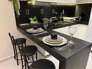 Design Apartment | Private kitchen | Electric kettle, cookware/dishes/utensils