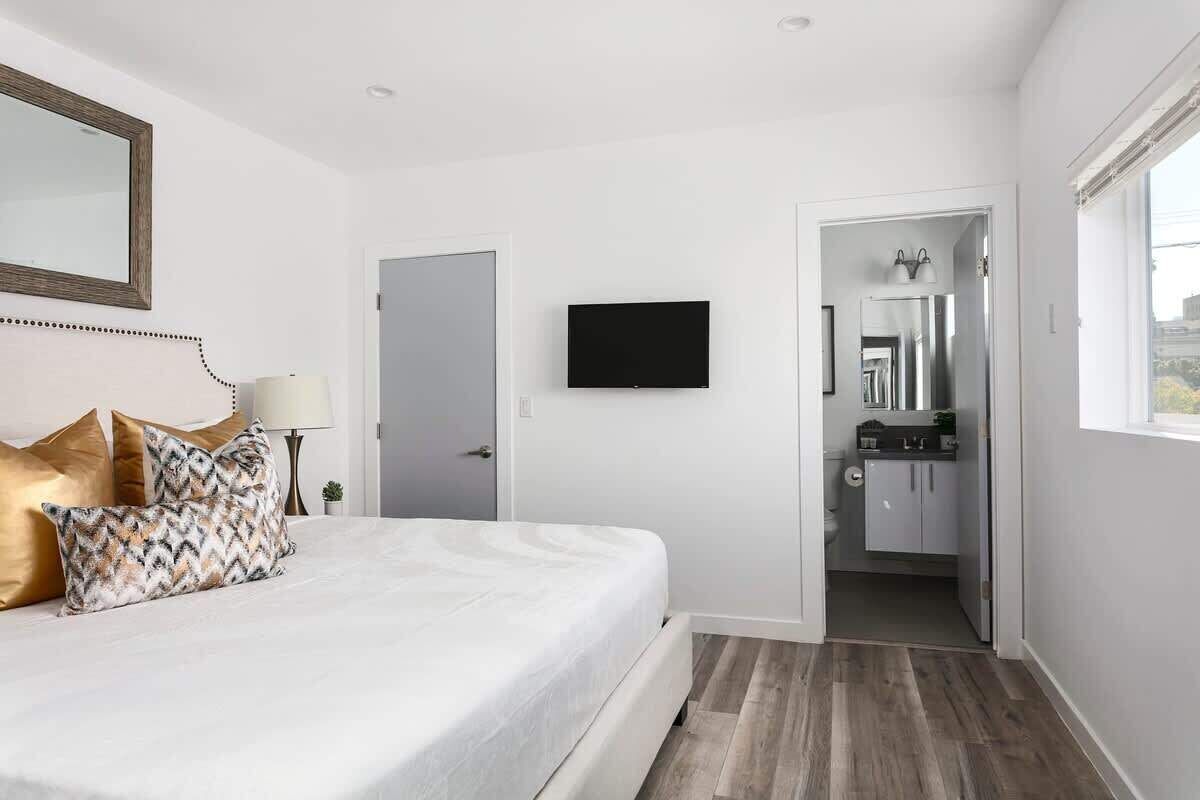 4 chambres, fer et planche à repasser, Wi-Fi, draps fournis