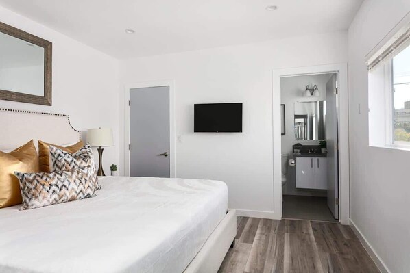4 chambres, fer et planche à repasser, Wi-Fi, draps fournis