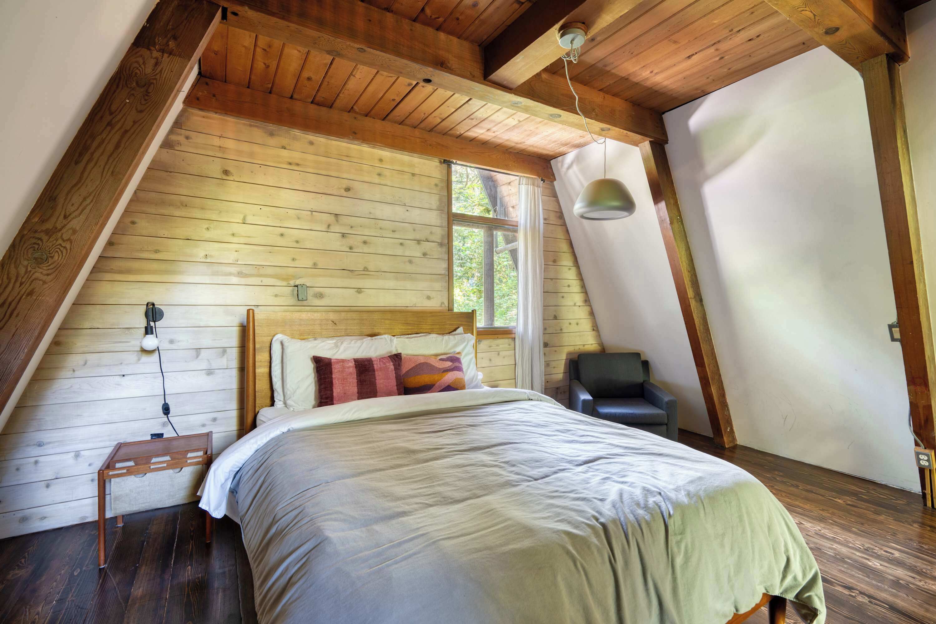 2 bedrooms, iron/ironing board, travel crib, WiFi