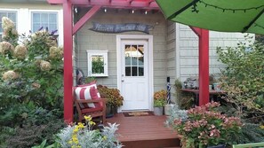 Exterior detail - Charming Home, Wonderful Neighborhood! (Portland)