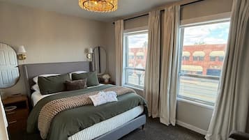 2 bedrooms, desk, iron/ironing board, travel crib