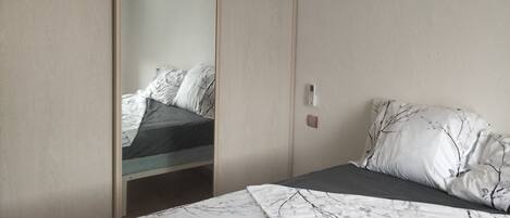 2 bedrooms, iron/ironing board