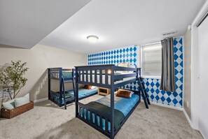 5 Schlafzimmer, Schreibtisch, WLAN, Bettwäsche