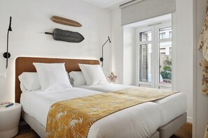 2 bedrooms, iron/ironing board, bed sheets