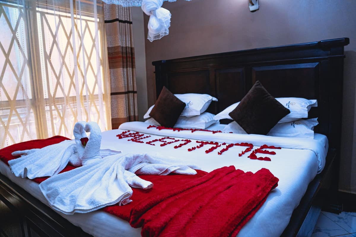 Deluxe Double Room, Balcony, City View | Desk, soundproofing, WiFi (free)