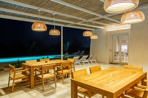 Outdoor dining - Modern high end villa with pool 2km from sea (Torre Vado)