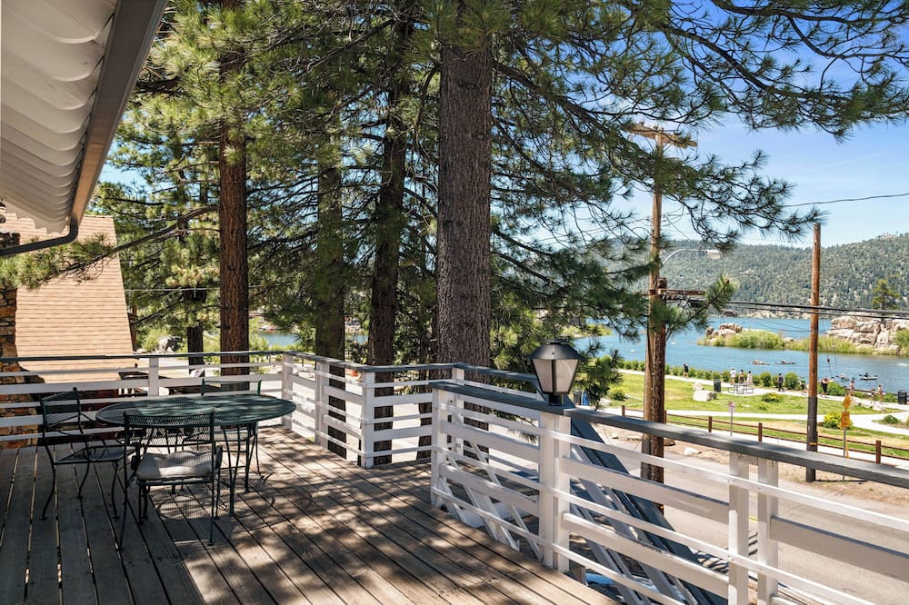 Boulder Bay Lakefront Getaway
