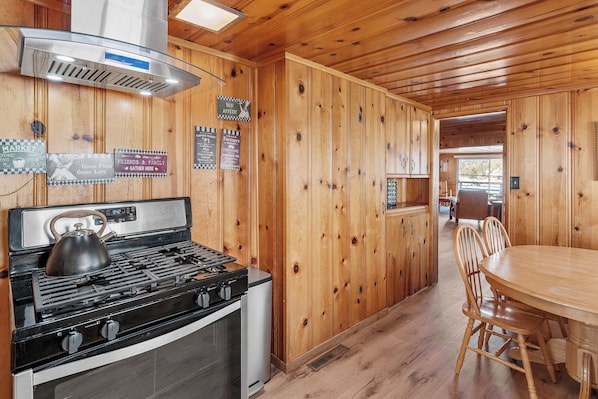 Maison, vue lac | Cuisine privée | Bouilloire électrique