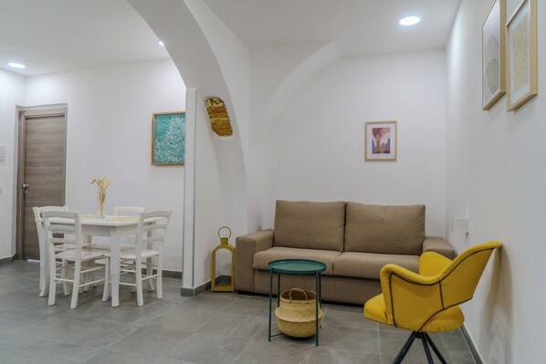 Deluxe Condo | Living area