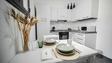 Superior-Apartment | Eigene Küche | Espressomaschine, Wasserkocher mit Kaffee-/Teezubehör, Wasserkocher
