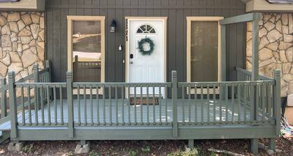 Sleeps 10, 5 Bedroom Home, Peaceful Neighborhood w/Community Pool Access