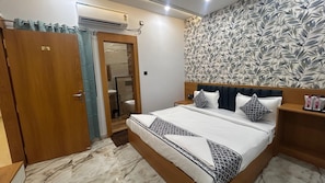 Chambre Double Supérieure | Bureau, espace de travail pour ordinateur portable, Wi-Fi gratuit