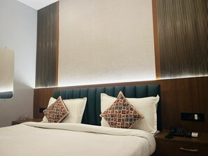 經典客房 | 書桌、手提電腦工作空間、免費 Wi-Fi