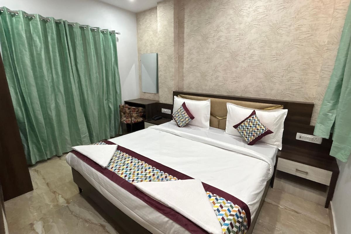 Superior Double Room | Desk, laptop workspace, free WiFi