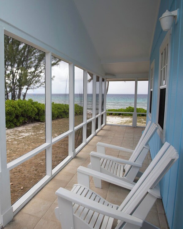 Terrace/patio - Casa Solemare Oceanfront Cottage (Stake Bay)