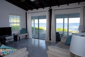 Smart TV - Casa Solemare Oceanfront Cottage (Stake Bay)