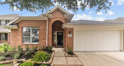 NEW LISTING - Refined Comfort Meets Pet-friendly Backyard Serenity