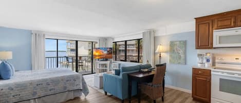 1 غرفة نوم ومكتب وسرير سفر وواي فاي مجانًا