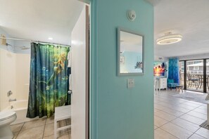 Hair dryer, towels - King Bed 🐬 Dolphin watching 🐬 Walkable to Downtown (Cedar Key)