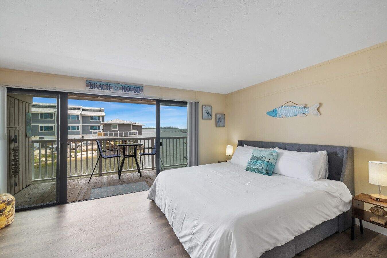 1 chambre, lit parapluie, Wi-Fi gratuit, draps fournis