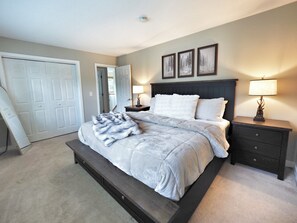 4 bedrooms, desk, travel crib, free WiFi