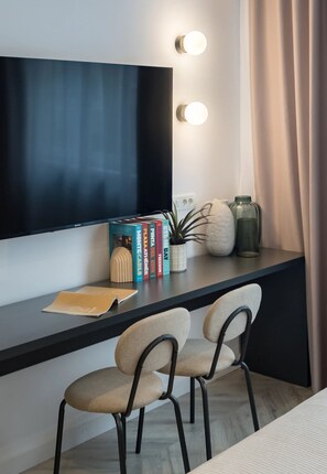 Studio | 1 bedroom, Internet