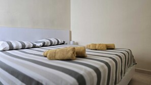 2 bedrooms, iron/ironing board, free WiFi, bed sheets - FRONTIMAR. Apartment in Calpe, 3 minutes' walk from Playa Arenal-Bol. (Calpe)