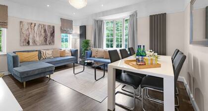 Elegant 5 Bedroom, 2 Bathroom Home at Marlow Hill