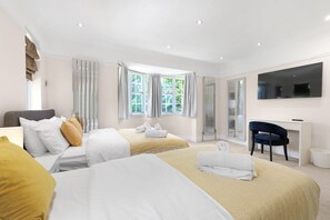 5 soverom, strykejern/-brett, wi-fi (inkludert) og sengetøy