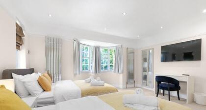 Elegant 5 Bedroom, 2 Bathroom Home at Marlow Hill