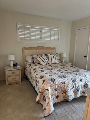 1 habitación, tabla de planchar con plancha, wifi gratis y ropa de cama