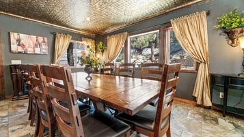 House, Lake View | Dining room