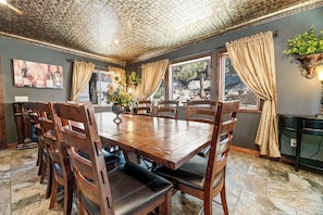 Dining room - Boulder Bay Park Lakefront (Big Bear Lake)