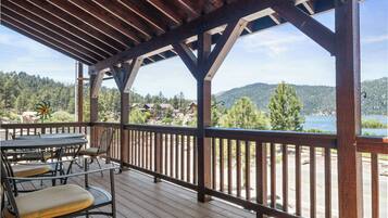 House, Lake View | Terrace/patio
