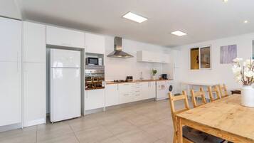 Bungalow, 6 Bedrooms, Accessible, Smoking | Bahagian dalam