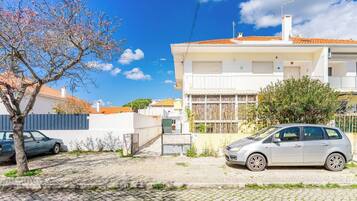 Bungalow, 6 Bedrooms, Accessible, Smoking | Property entrance